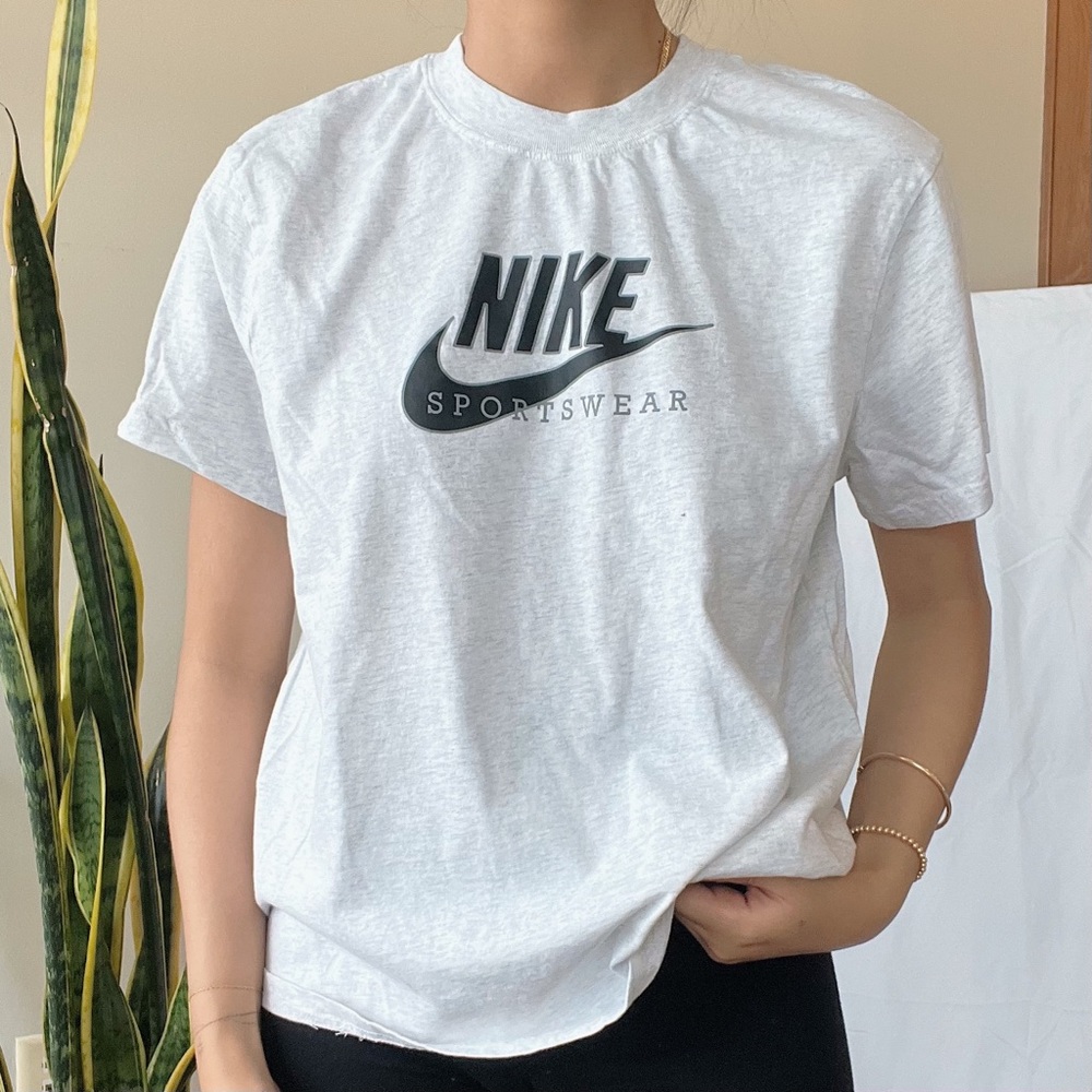Nike Heritage Short Sleeve T-Shirt - M